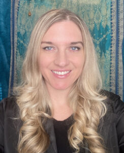 Amber Elstad -