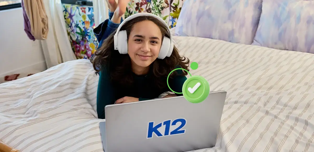 Chica en el ordenador